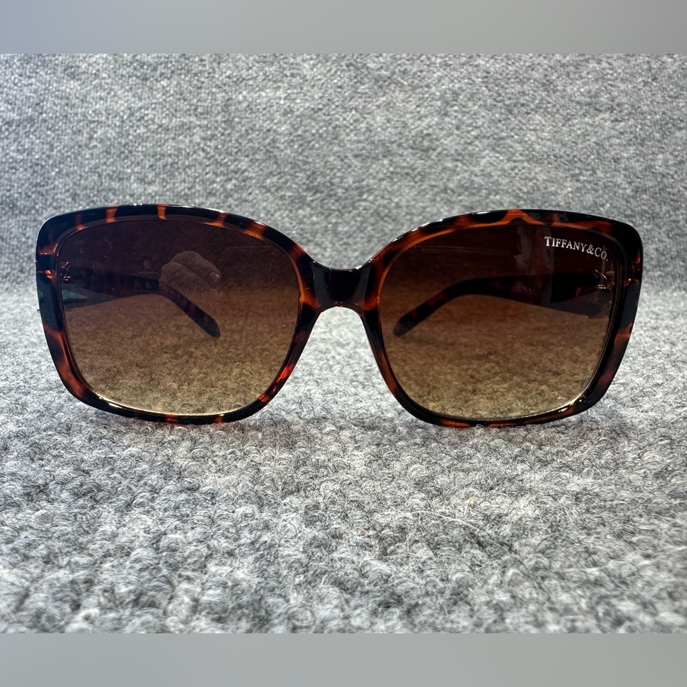 Tiffany & Co. Tortoiseshell Sunglasses with Tiffany Blue Case RB0138 - Picture 7 of 7